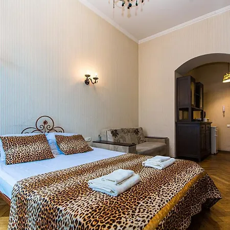 в оренду на копеника 12, біля палацу потоцьких *