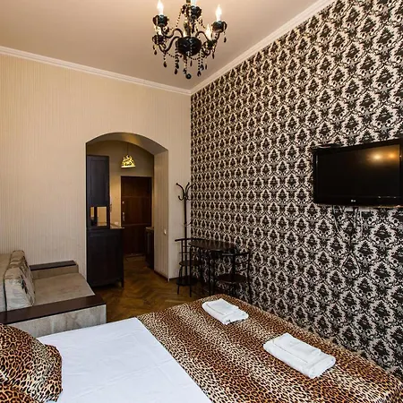 в оренду на копеника 12, біля палацу потоцьких Lviv