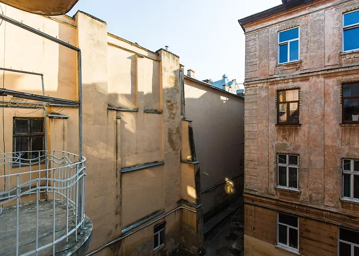 в оренду на копеника 12, біля палацу потоцьких